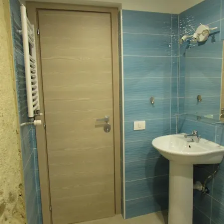 Enzo Guest house *
