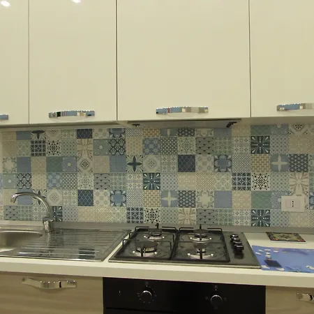 Enzo ゲストハウス 3*