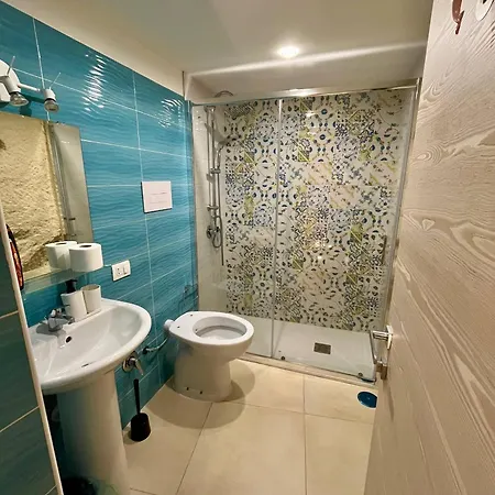 Enzo 3* Νάπολη